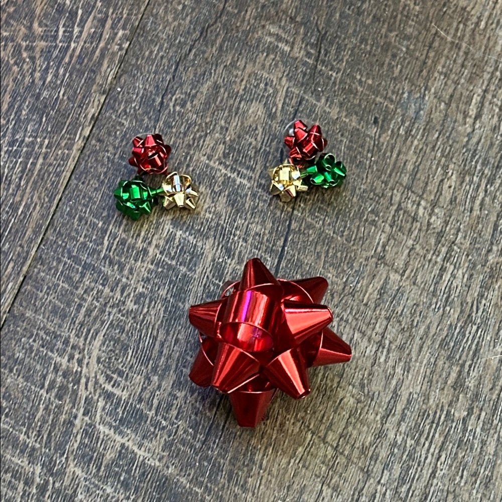 Metal Christmas Bow Earrings and Brooch Sparkle and Shine in‎ Any Light